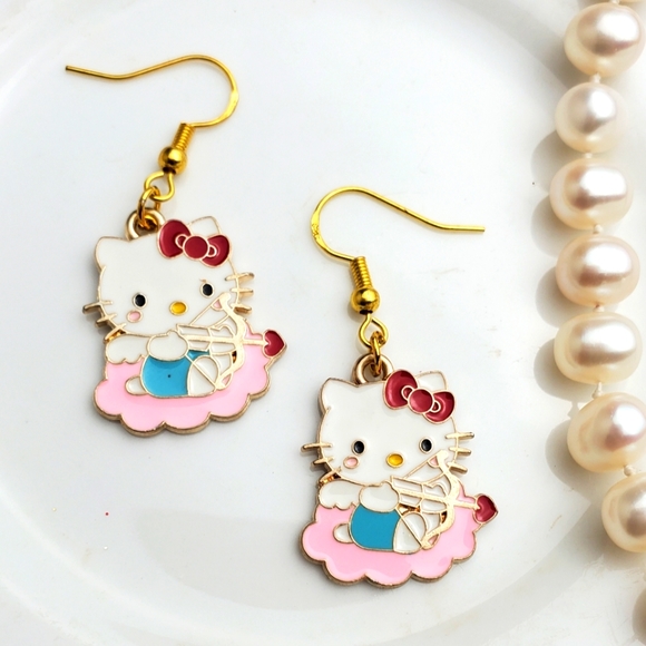 🌟5/$25 HELLO KITTY EARRINGS - Picture 1 of 3